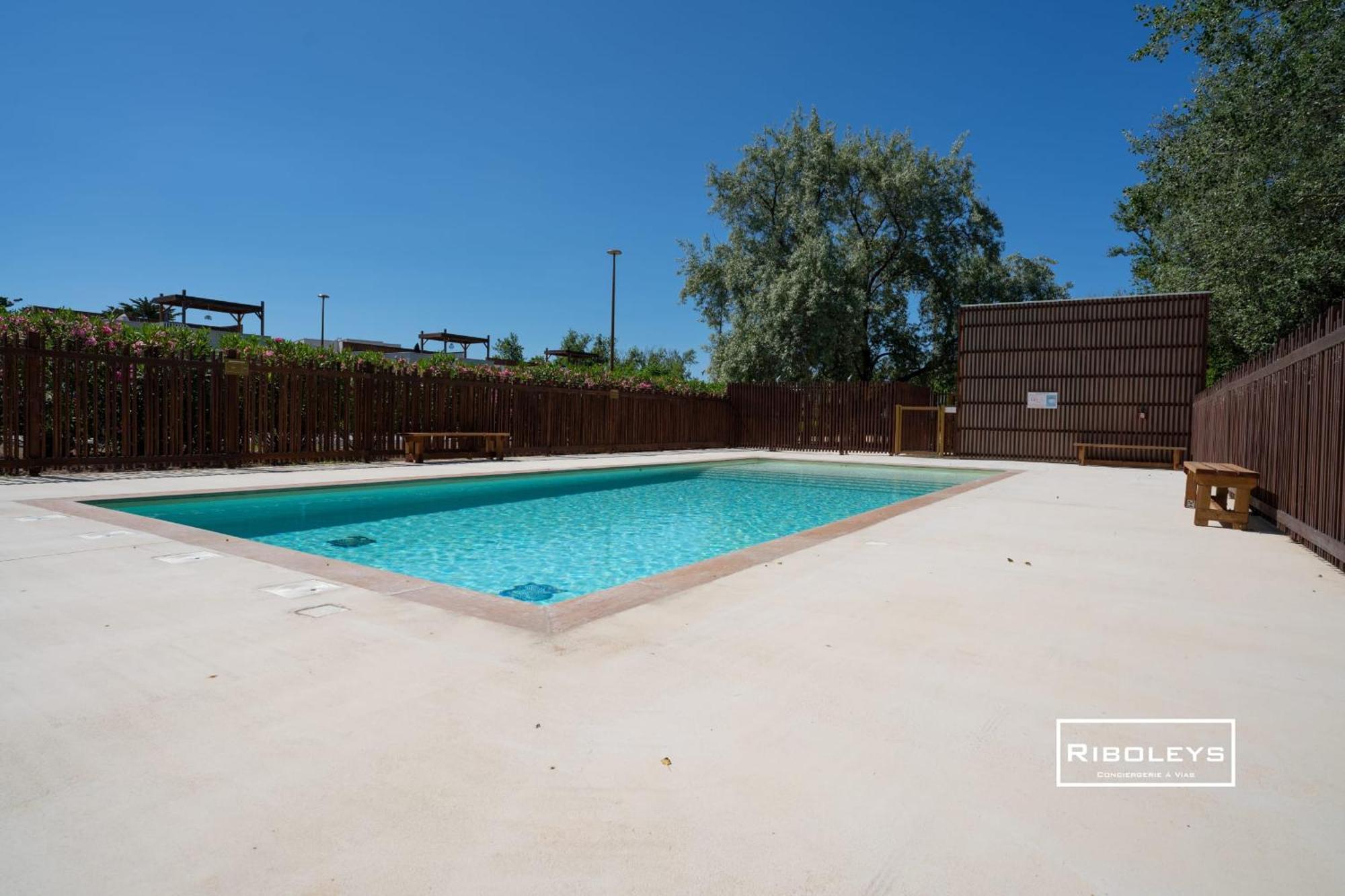 T4 Climatise Avec Piscine A 400M De La Mer Vias Exterior photo