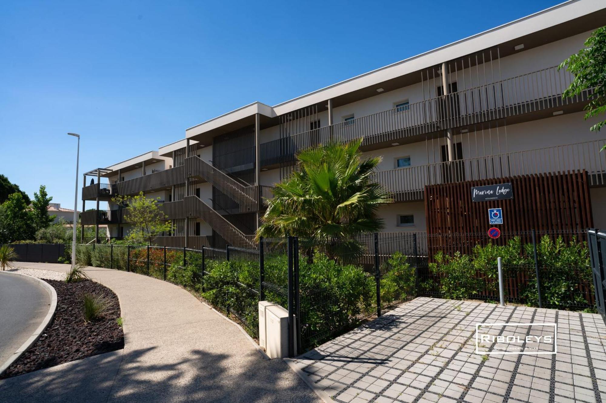 T4 Climatise Avec Piscine A 400M De La Mer Vias Exterior photo