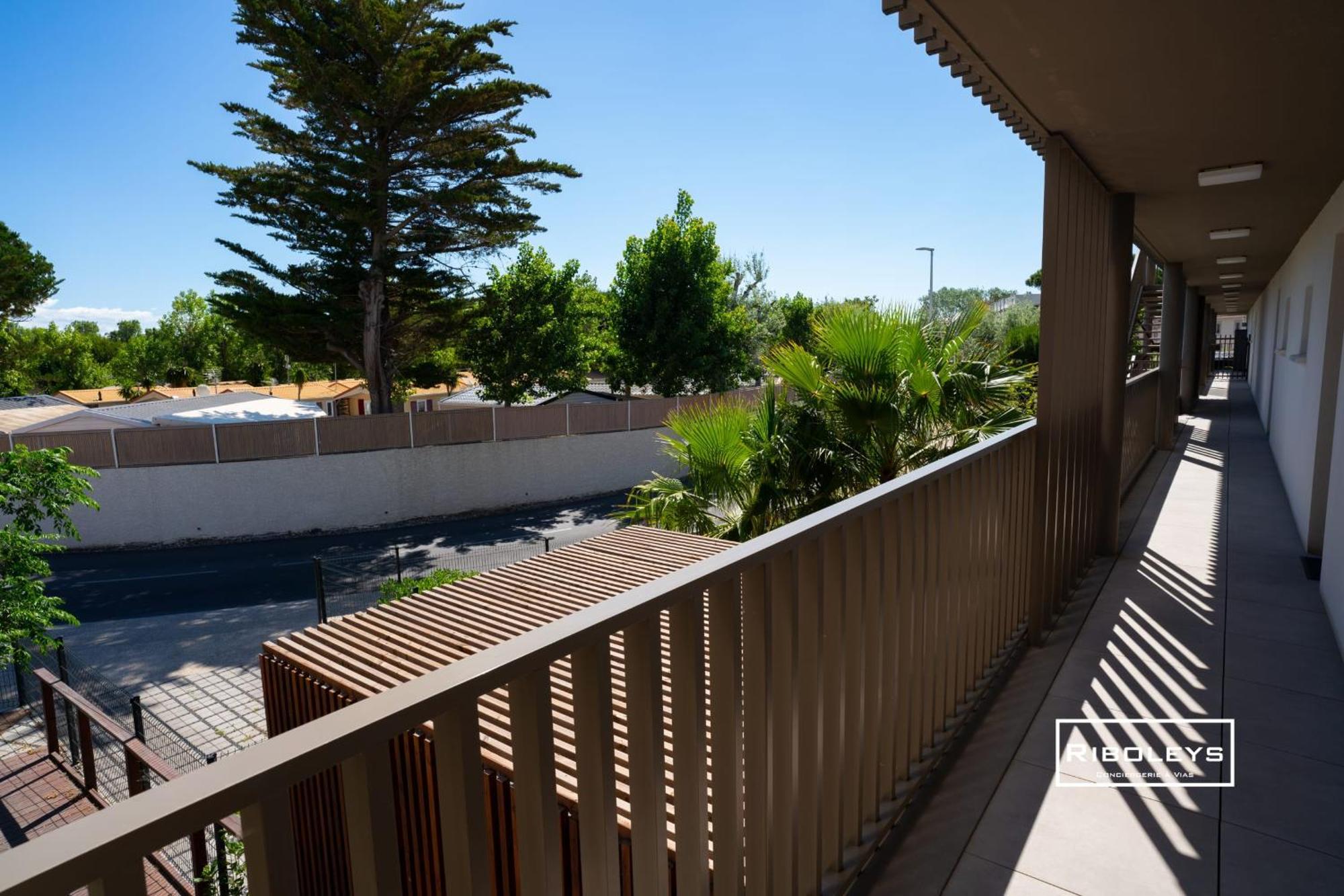 T4 Climatise Avec Piscine A 400M De La Mer Vias Exterior photo